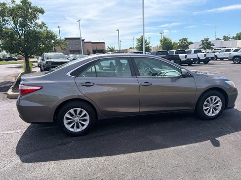 Used 2016 Toyota Camry LE FWD image 12