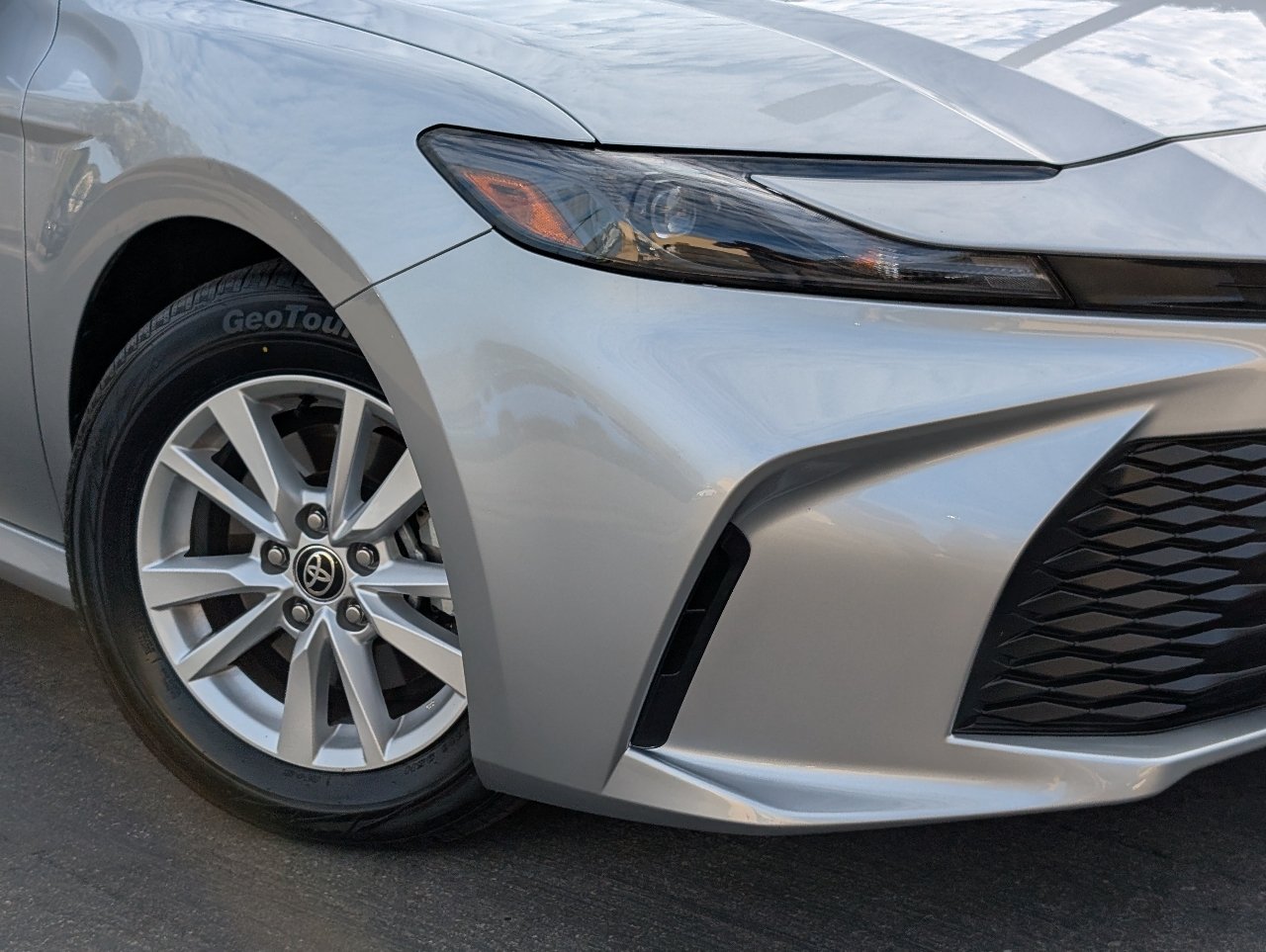 Used 2025 Toyota Camry LE FWD image 10