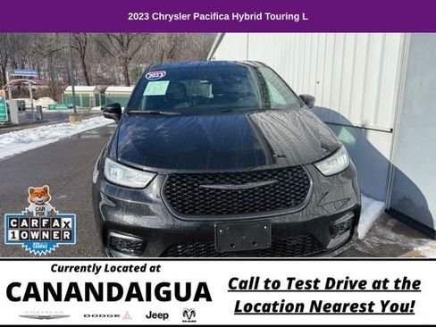 Used 2023 Chrysler Pacifica Touring-L w/ S Appearance Package FWD image 3