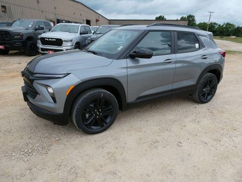 New 2026 Chevrolet TrailBlazer LT w/ Convenience Package AWD/4WD image 8