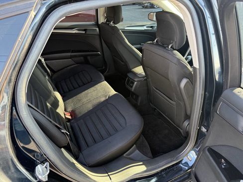 Used 2014 Ford Fusion SE FWD image 18