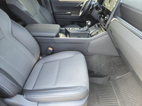 Certified 2024 Lexus GX 550 w/ Accessory Package (Z1) AWD/4WD image 14