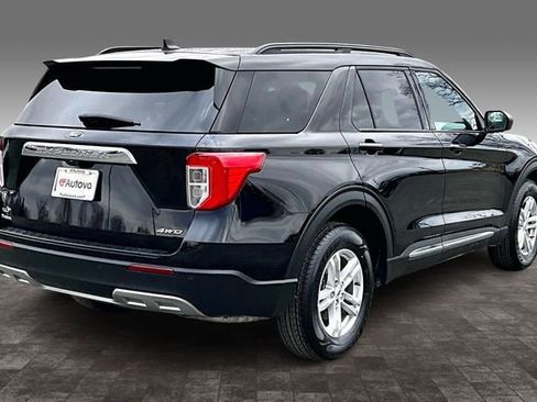 Used 2022 Ford Explorer XLT w/ Equipment Group 202A image 6