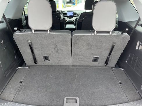 Certified 2022 Ford Explorer XLT w/ Equipment Group 202A image 9