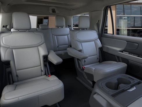 New 2026 Ford Expedition Active RWD image 13