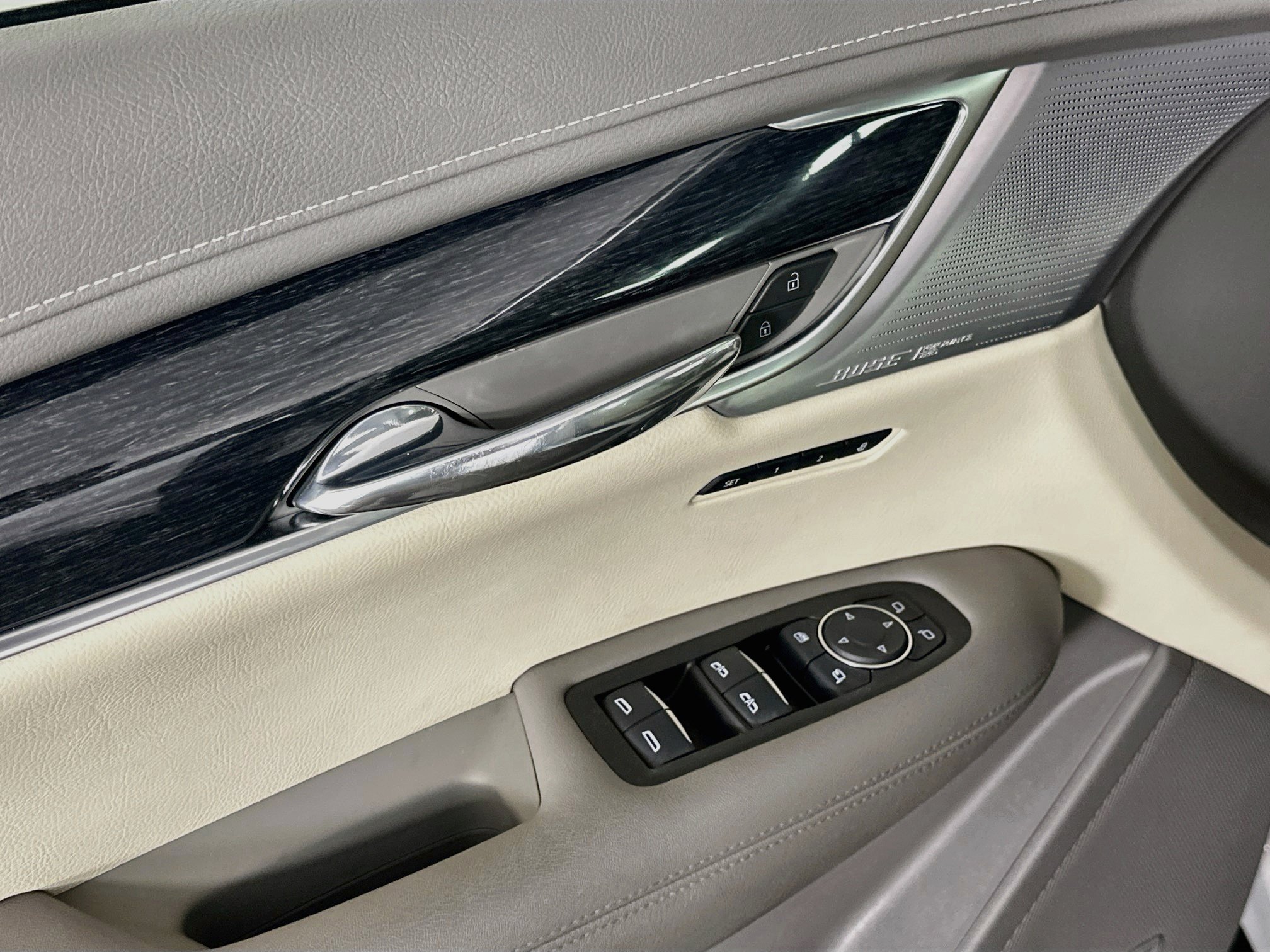 Used 2023 Cadillac XT6 Premium Luxury w/ Technology Package FWD image 15