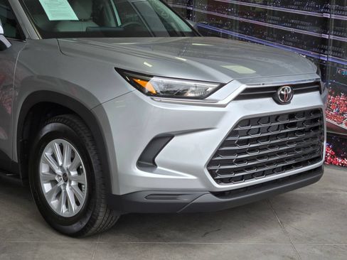 Certified 2026 Toyota Grand Highlander FWD image 2