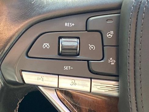 Used 2021 Cadillac Escalade Premium Luxury Platinum image 22