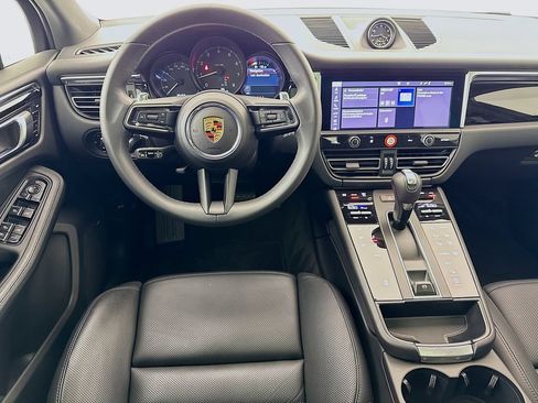 Certified 2025 Porsche Macan AWD/4WD image 26