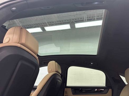 Used 2025 Porsche Cayenne GTS image 40