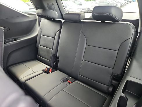 New 2026 Chevrolet Traverse LT w/ LPO, Floor Liner Package AWD/4WD image 22