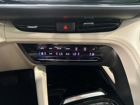 Used 2023 Buick Envision Avenir AWD/4WD image 16