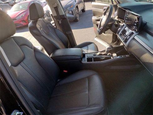 Used 2021 Kia Sorento S image 12