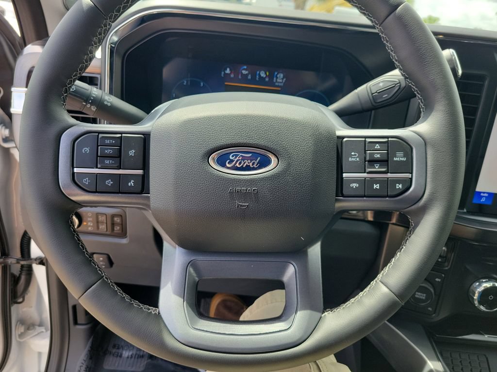 New 2026 Ford F250 Lariat w/ Black Appearance Package AWD/4WD image 18