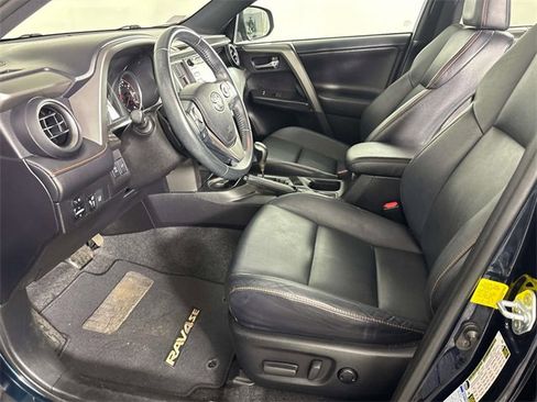 Used 2017 Toyota RAV4 SE image 14