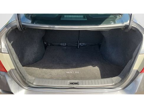 Used 2017 Nissan Sentra S FWD image 9