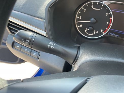 Used 2025 Nissan Altima 2.5 SV image 15