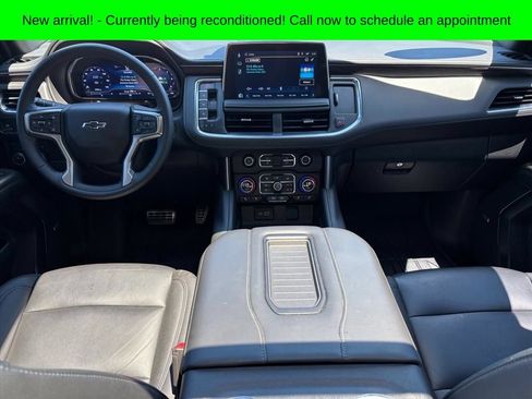 Used 2024 Chevrolet Tahoe Z71 w/ Luxury Package AWD/4WD image 4
