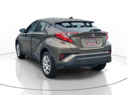 Used 2021 Toyota C-HR LE image 3