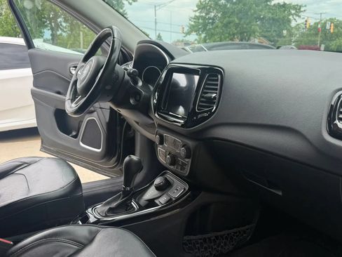 Used 2018 Jeep Compass Limited w/ Navigation Group AWD/4WD image 13