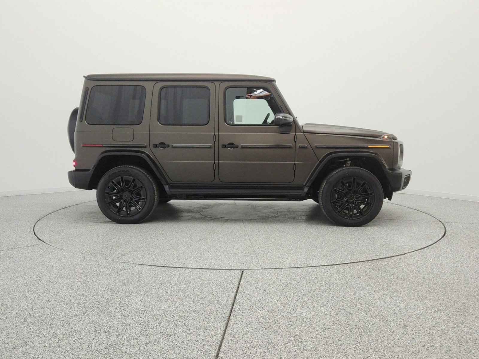 New 2027 Mercedes-Benz G 580 e image 4