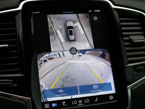 Used 2025 Volvo XC90 B6 Ultra w/ Lounge Package image 9