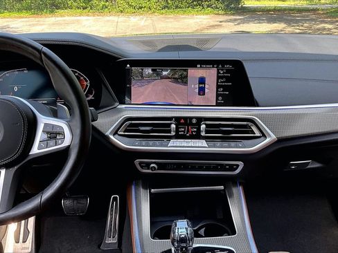 Used 2022 BMW X5 sDrive40i w/ M Sport Package RWD image 9