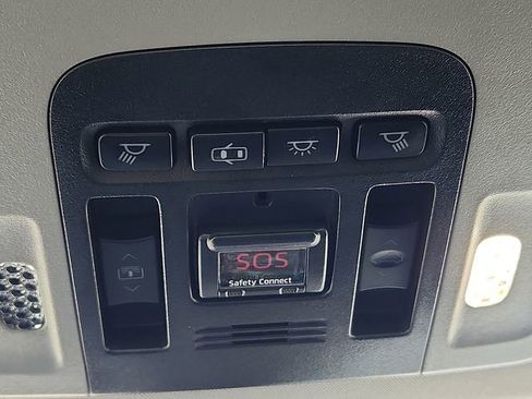 Used 2019 Toyota Camry XSE image 21