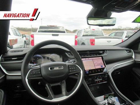 New 2025 Jeep Grand Cherokee Limited w/ Luxury Tech Group II image 6