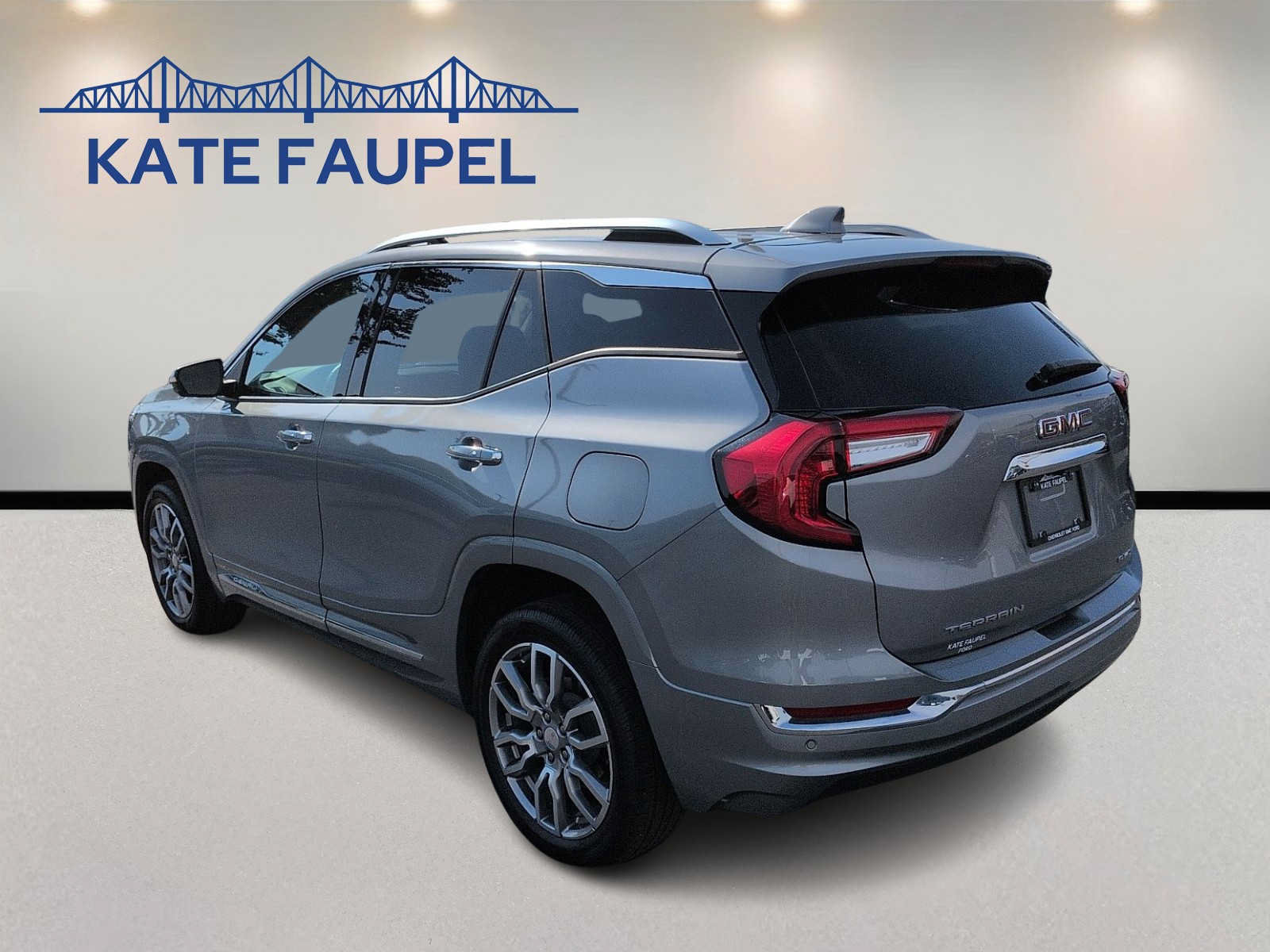 Used 2024 GMC Terrain Denali AWD/4WD image 5