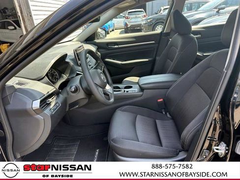 Certified 2022 Nissan Altima 2.5 SV image 12