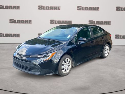 Used 2024 Toyota Corolla LE FWD image 1