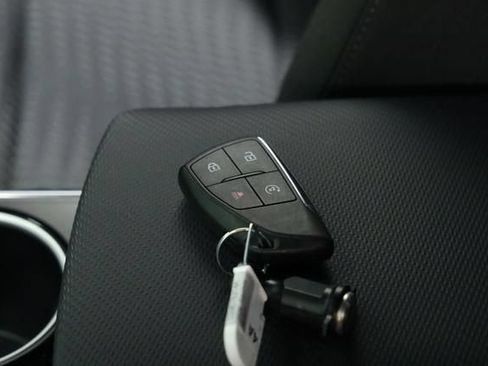 Used 2026 Chevrolet Equinox LT FWD image 36