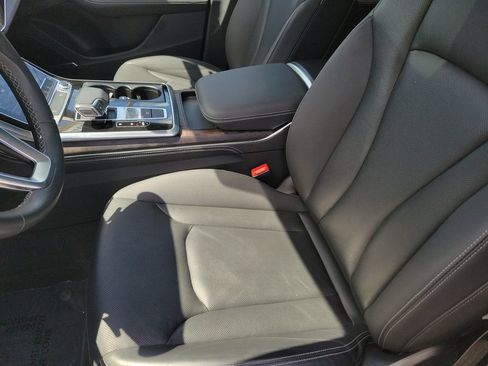 Certified 2023 Audi Q8 Premium Plus w/ Premium Plus Package AWD/4WD image 17