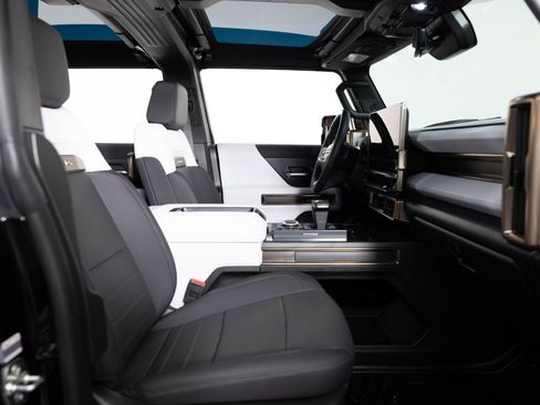 Used 2025 GMC Hummer EV 2X AWD/4WD image 26