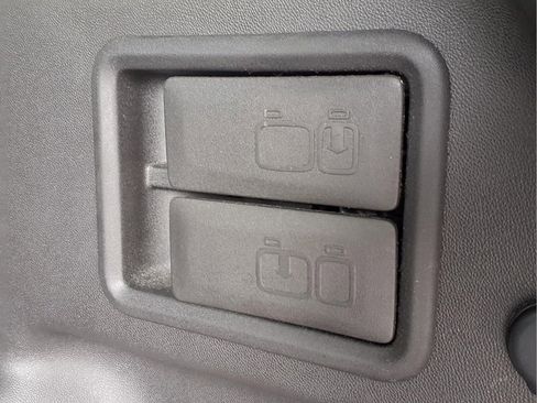 Used 2020 Chevrolet Equinox LT image 24