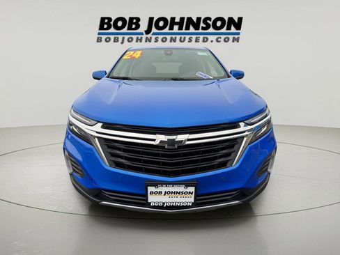 Used 2024 Chevrolet Equinox LT image 2