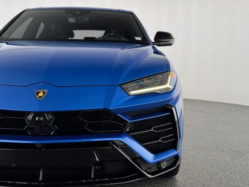 Used 2022 Lamborghini Urus image 38