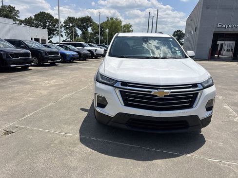 Used 2023 Chevrolet Traverse LT FWD image 7