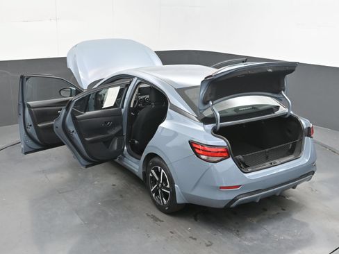 Used 2025 Nissan Sentra SV w/ All-Weather Package FWD image 29