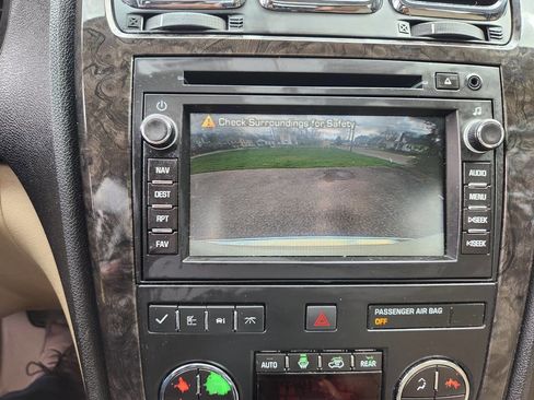 Used 2012 GMC Acadia Denali image 14