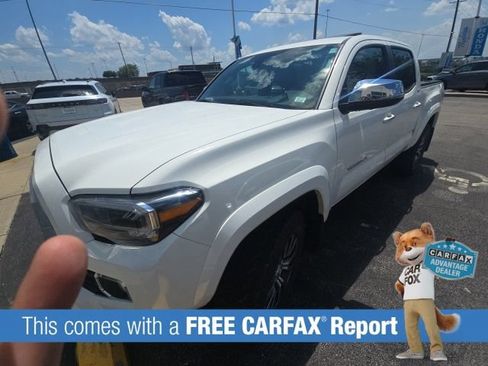 Used 2022 Toyota Tacoma Limited AWD/4WD image 2