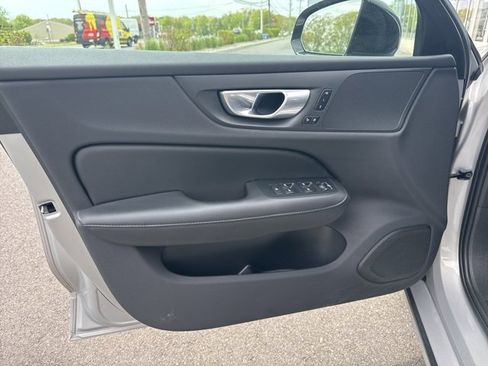 Used 2024 Volvo S60 B5 Core image 15