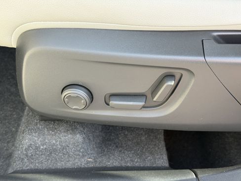 New 2026 Volvo XC40 B5 Plus w/ Climate Package image 19