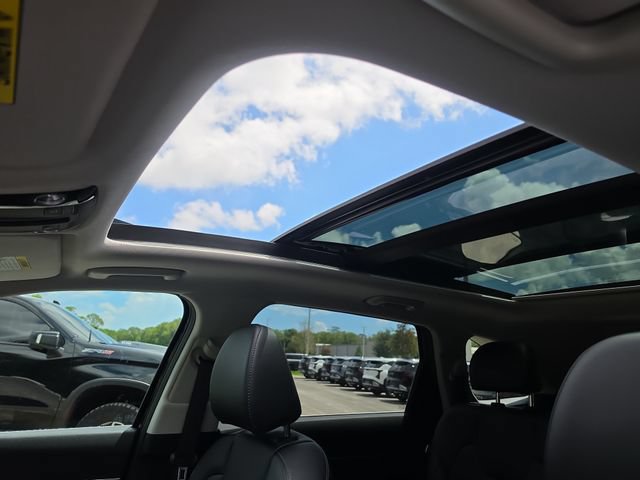 Certified 2025 Kia Sorento S w/ Panoramic Sunroof Package FWD image 31