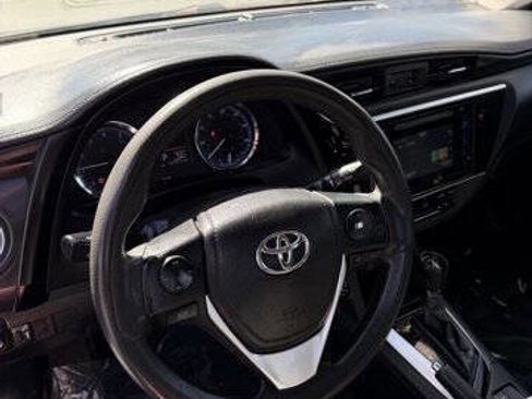 Used 2019 Toyota Corolla LE image 12
