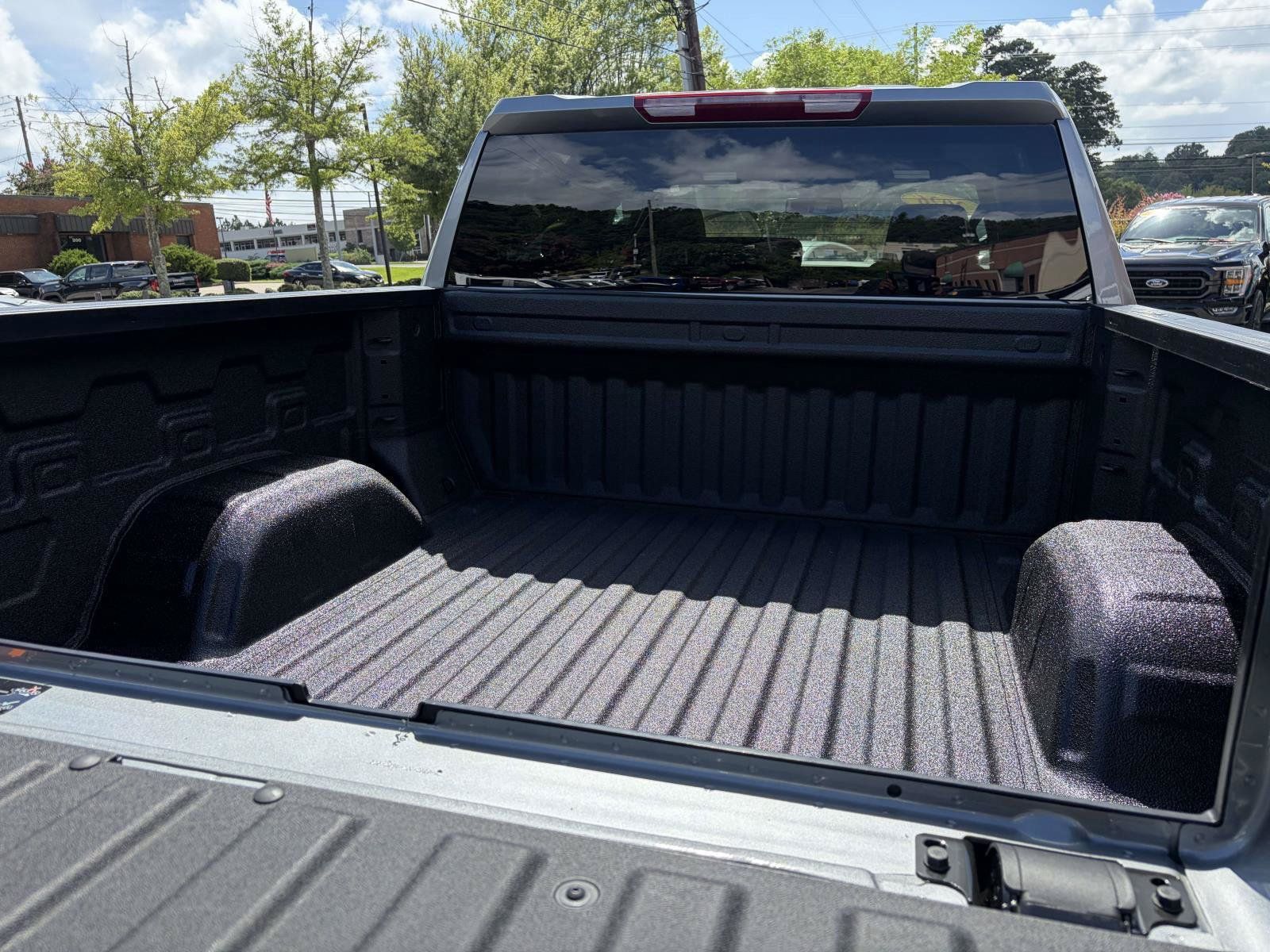 Used 2026 GMC Sierra 1500 SLT w/ X31 Off-Road Package AWD/4WD image 29