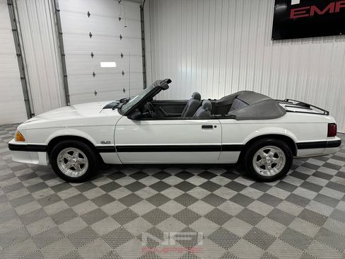 Used 1987 Ford Mustang LX image 3