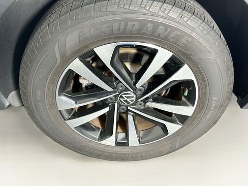 Used 2023 Volkswagen Tiguan S FWD image 11