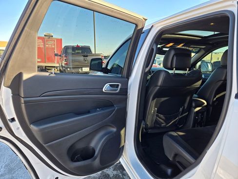 Used 2020 Jeep Grand Cherokee Altitude image 29